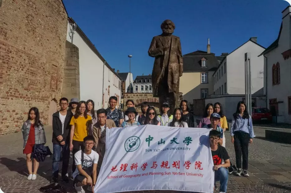 图片正在赶来的路上……